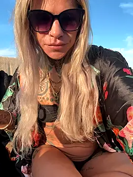 Divina X  online show from September 20, 6:14 am