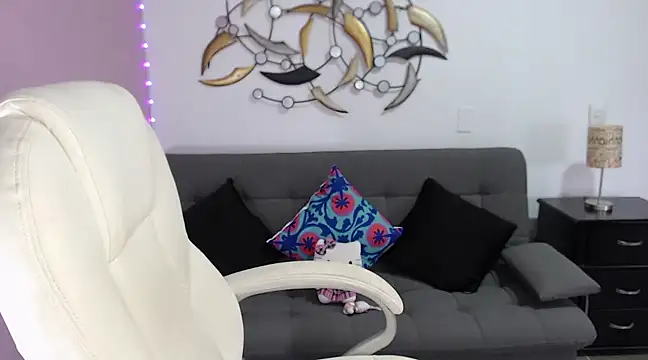 Snapshot of NicoleKitty_ chatting on December 12, 9:26 pm NicoleKitty online show from December 12, 9:26 pm