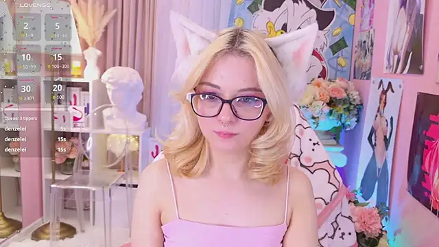 Snapshot of Coconut_Mia chatting on December 3, 12:13 am Coconut Mia online show from December 3, 12:13 am