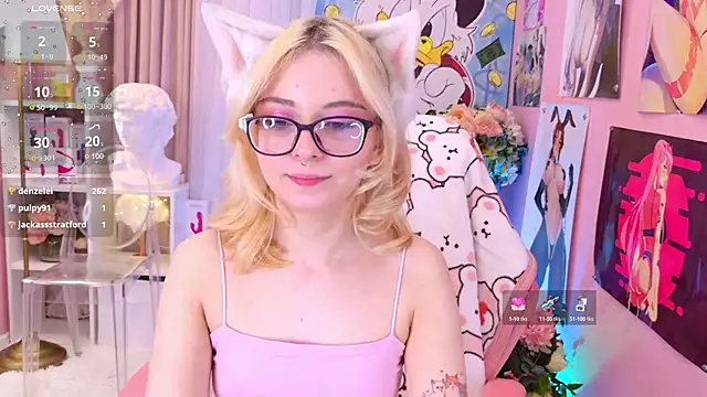 Snapshot of Coconut_Mia chatting on December 3, 3:20 am Coconut Mia online show from December 3, 3:20 am