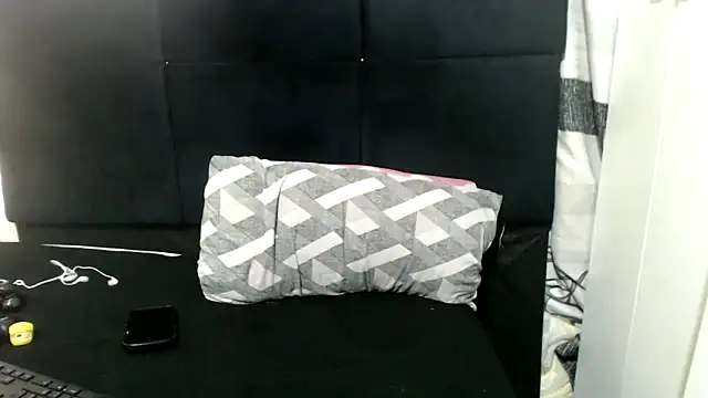 Snapshot of SweetHotBabby18 chatting on September 20, 6:14 am SweetHotBabby18 online show from September 20, 6:14 am