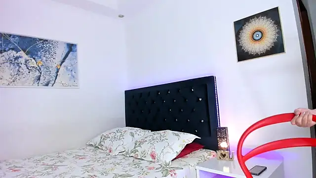 Snapshot of MissMaria chatting on January 28, 3:04 am MissMaria online show from January 28, 3:04 am