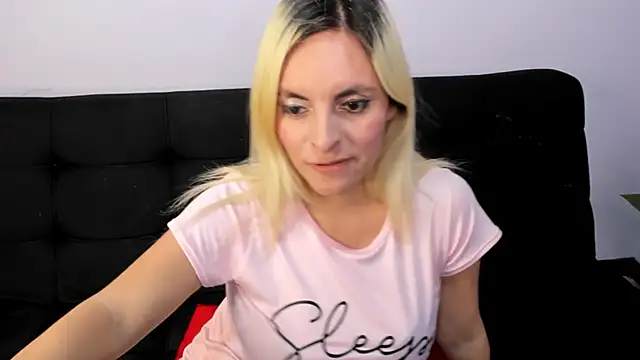 Kathia Brooks  online show from January 7, 7:38 pm