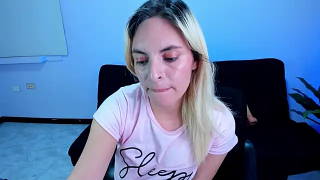 Kathia Brooks  online show from January 9, 12:14 am