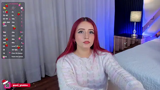 Snapshot of misspaulinaa chatting on December 22, 12:17 am misspaulinaa online show from December 22, 12:17 am