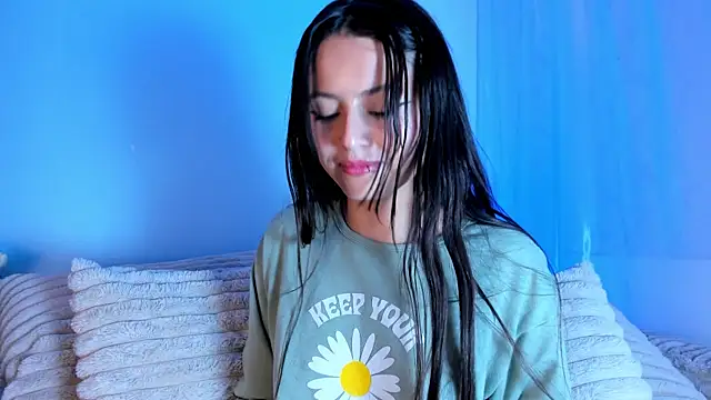 EmilyWithe online show from November 3, 11:59 pm