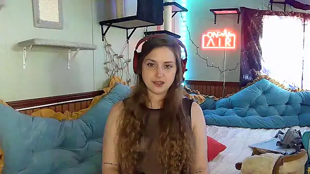 Snapshot of mirannacult chatting on December 12, 3:27 pm mirannacult online show from December 12, 3:27 pm