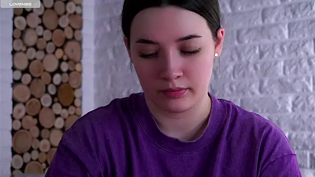 LowOncoming online show from April 9, 2:22 am