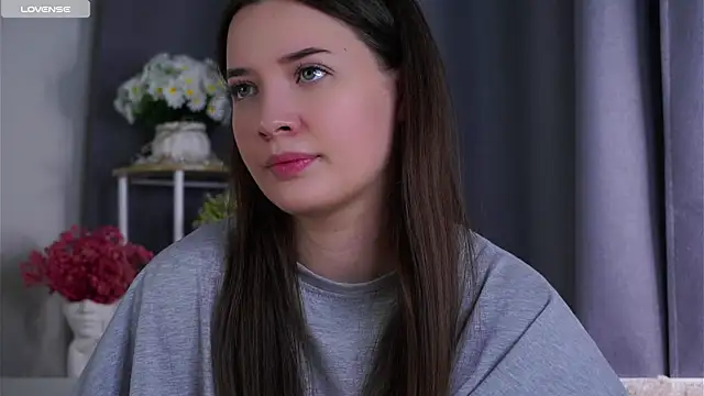 Snapshot of LowOncoming chatting on July 29, 3:37 am LowOncoming online show from July 29, 3:37 am
