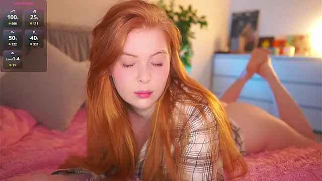 RedHotVixen0 online show from March 2, 11:55 pm