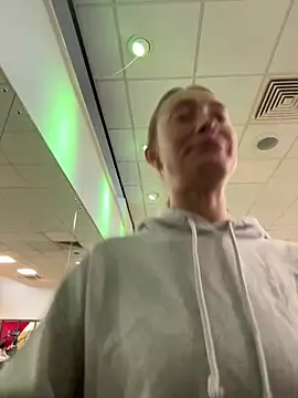 Snapshot of Pollypearson chatting on January 21, 11:13 am Pollypearson online show from January 21, 11:13 am