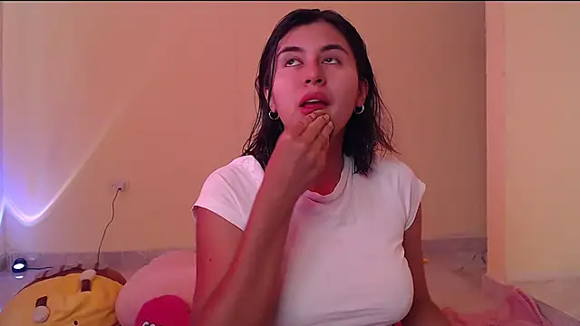  maiahairy  online show from January 7, 9:35 pm