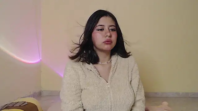  maiahairy  online show from February 25, 1:06 pm