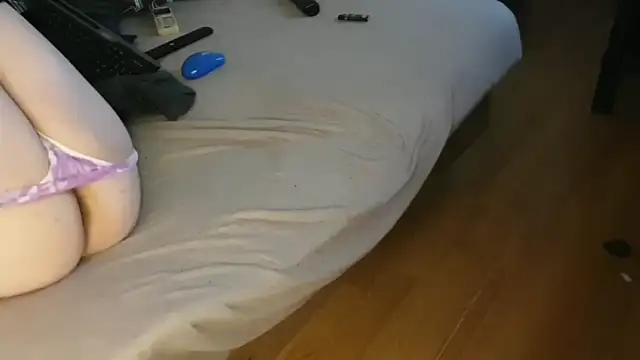 eblata04 online show from October 25, 12:29 am