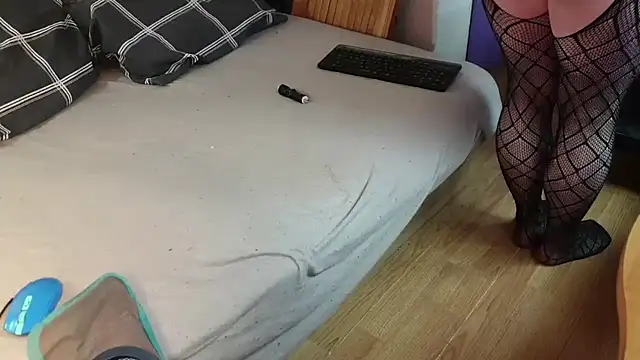 eblata04 online show from December 2, 9:25 am