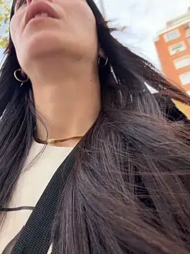 Snapshot of SOFIASWEETSECRETT chatting on December 5, 9:18 am SOFIASWEETSECRETT online show from December 5, 9:18 am