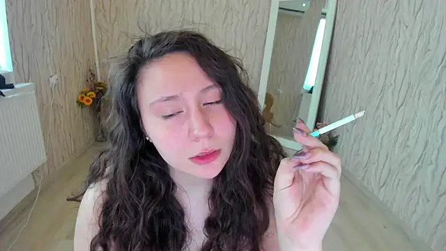 AishaRouhi online show from January 28, 6:05 am