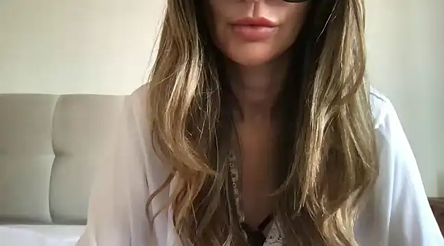 paolajonez online show from December 18, 12:07 pm