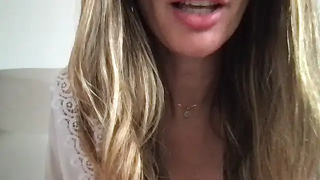 paolajonez online show from January 30, 5:06 pm