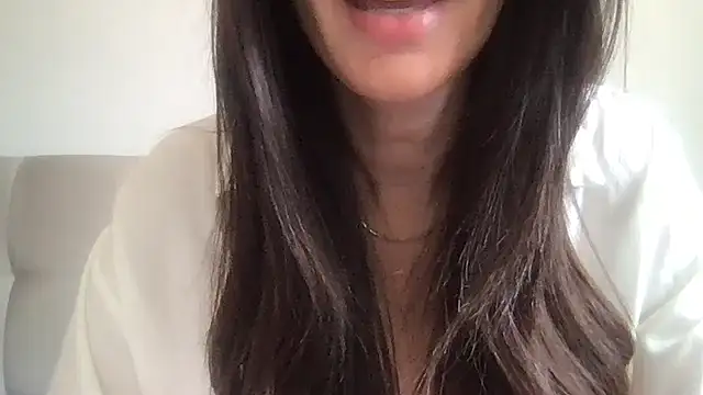 paolajonez online show from February 15, 1:52 pm