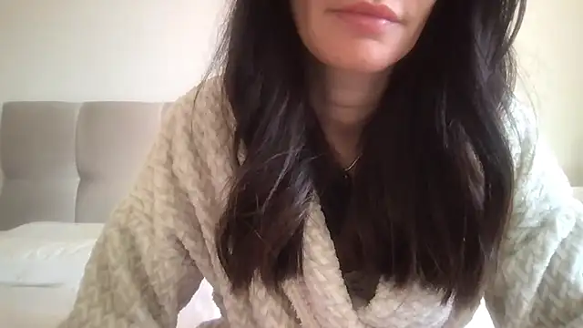 paolajonez online show from April 12, 12:54 pm