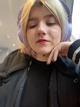 Snapshot of Baby__Naughty chatting on December 18, 12:07 pm Baby Naughty online show from December 18, 12:07 pm