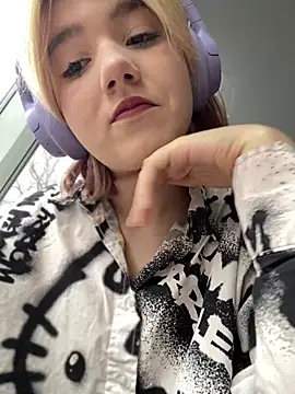 Snapshot of Baby__Naughty chatting on March 13, 8:15 am Baby Naughty online show from March 13, 8:15 am