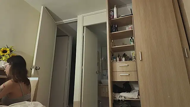 juanasnz99 online show from March 21, 5:21 am