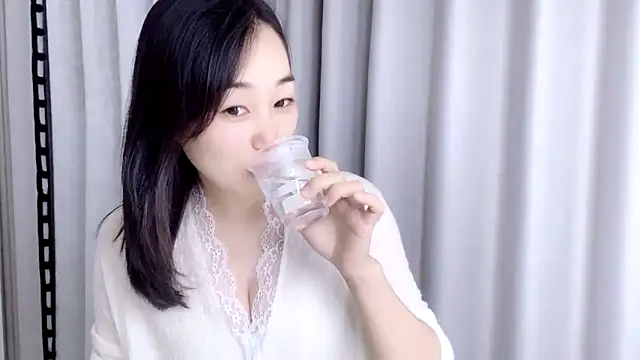 cloud8822 online show from October 8, 2:25 pm