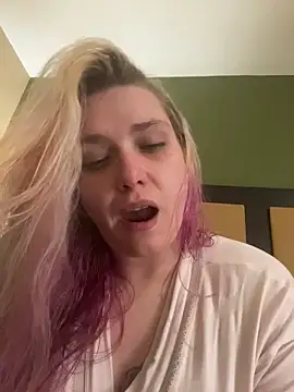 Lalalynn online show from February 18, 10:17 pm