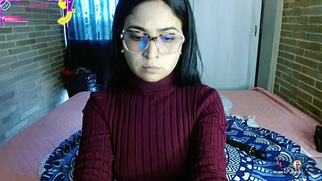 helenacyruss online show from October 14, 7:03 pm