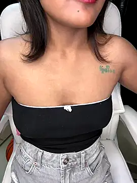 LeisyXO online show from December 3, 12:57 am