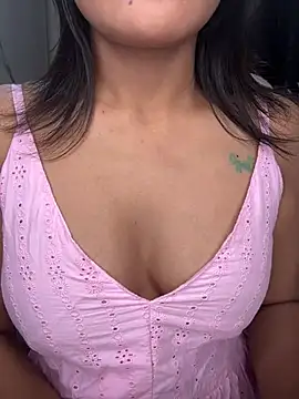 LeisyXO online show from January 12, 6:59 pm