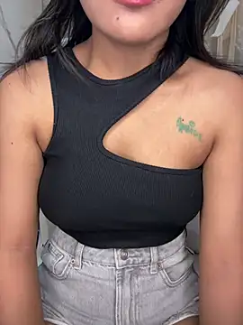 LeisyXO online show from January 31, 6:57 pm