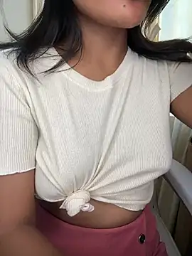 LeisyXO online show from February 2, 1:45 am