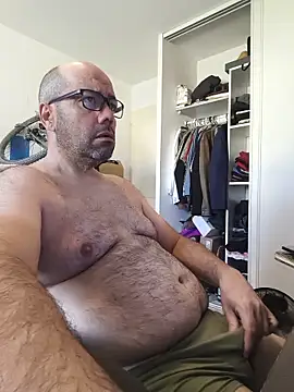 Snapshot of veryverybigdick45 chatting on June 18, 9:09 am veryverybigdick45 online show from June 18, 9:09 am