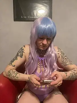 poussichienne online show from February 20, 1:51 pm