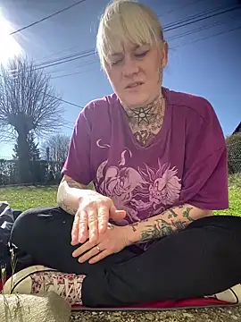 poussichienne online show from March 20, 12:43 pm