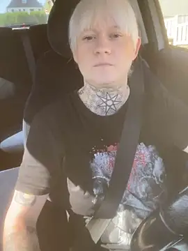 poussichienne online show from October 11, 10:47 am