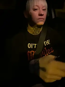 poussichienne online show from March 3, 4:18 am