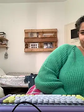 Curvydesifromgermany online show from September 15, 9:42 am