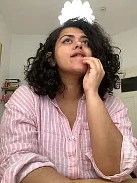 Curvydesifromgermany online show from October 15, 10:37 am