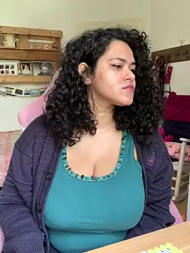 Curvydesifromgermany online show from April 10, 11:15 am