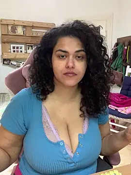 Snapshot of Curvydesifromgermany chatting on May 20, 2:01 pm Curvydesifromgermany online show from May 20, 2:01 pm