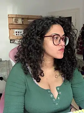 Snapshot of Curvydesifromgermany chatting on June 14, 3:47 pm Curvydesifromgermany online show from June 14, 3:47 pm