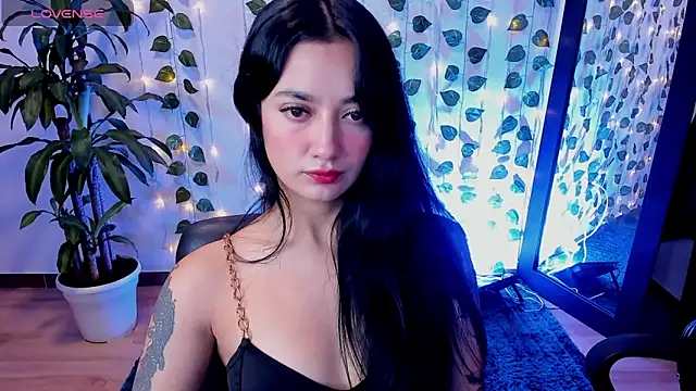 Snapshot of mariiana-diaz chatting on December 16, 3:11 pm mariiana-diaz online show from December 16, 3:11 pm