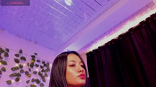 Snapshot of mariiana-diaz chatting on January 9, 5:54 pm mariiana-diaz online show from January 9, 5:54 pm