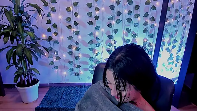 Snapshot of mariiana-diaz chatting on February 4, 6:49 pm mariiana-diaz online show from February 4, 6:49 pm