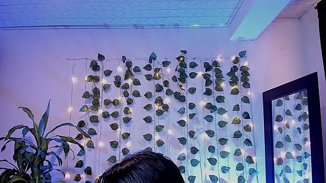 Snapshot of mariiana-diaz chatting on February 10, 4:14 pm mariiana-diaz online show from February 10, 4:14 pm