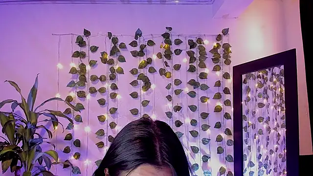 Snapshot of mariiana-diaz chatting on February 18, 4:37 pm mariiana-diaz online show from February 18, 4:37 pm